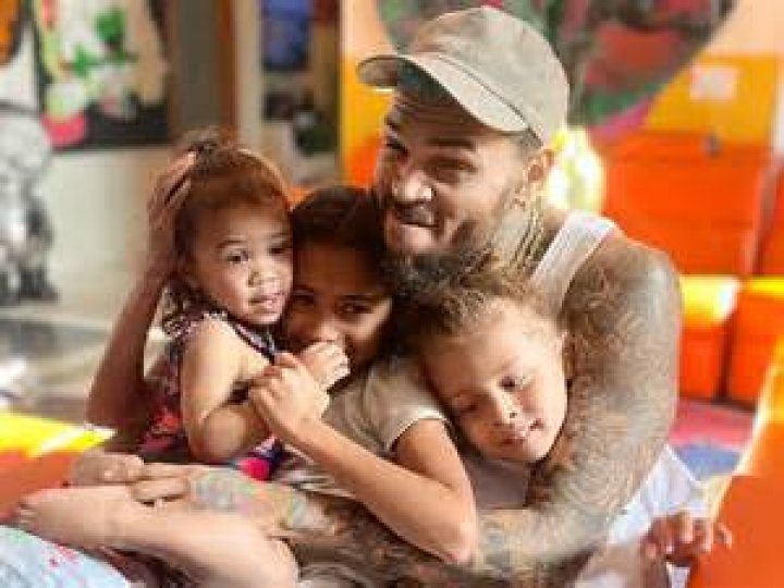 Ammika Harris Cuddles & Plays With Her ‘Amazing Best Friend’ Aeko Brown, 5 Mos. — Watch