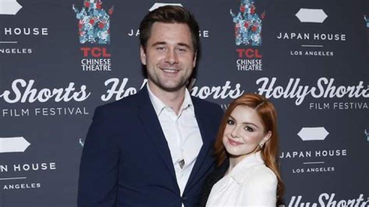 Ariel Winter’s ‘First Photo’ With Boyfriend Luke Benward On Instagram – Hollywood Life
