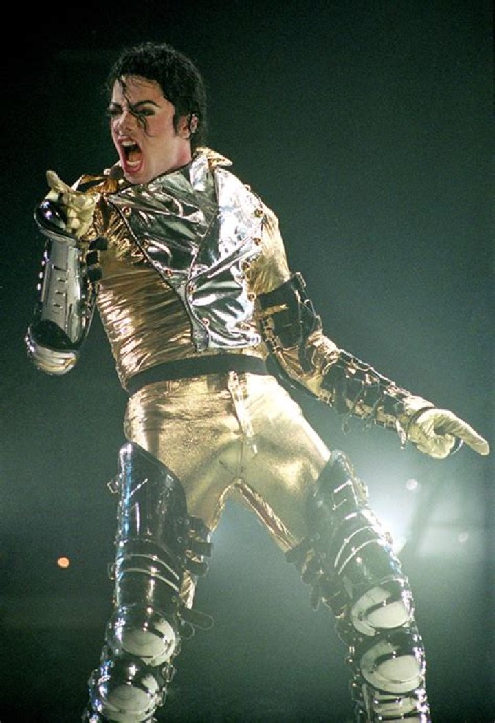 Celebs Remember The King Of Pop On Twitter – Hollywood Life