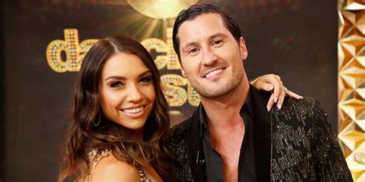 ‘DWTS’ Pros Jenna Johnson & Val Chmerkovskiy Expecting Their First Child: It’s ‘Magical’