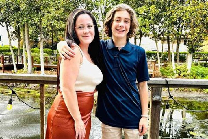 Experts Say Barbara Evans’ Insults Have Turned ‘Teen Mom’ Jenelle Into A Wild Child! – Hollywood Life