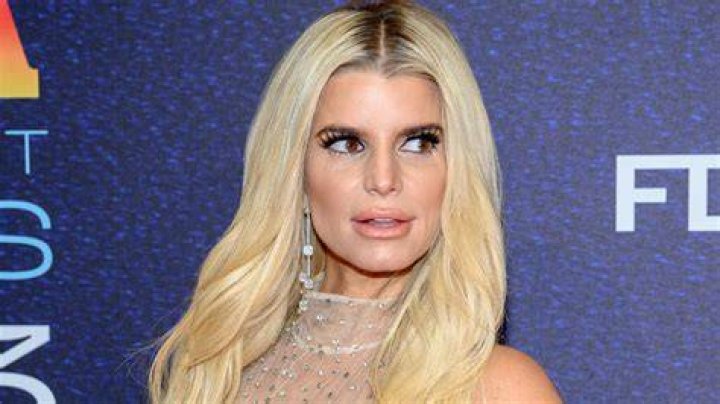 Jessica Simpson Gets A Wedgie In Her Bikini In Bahamas – See Pics – Hollywood Life