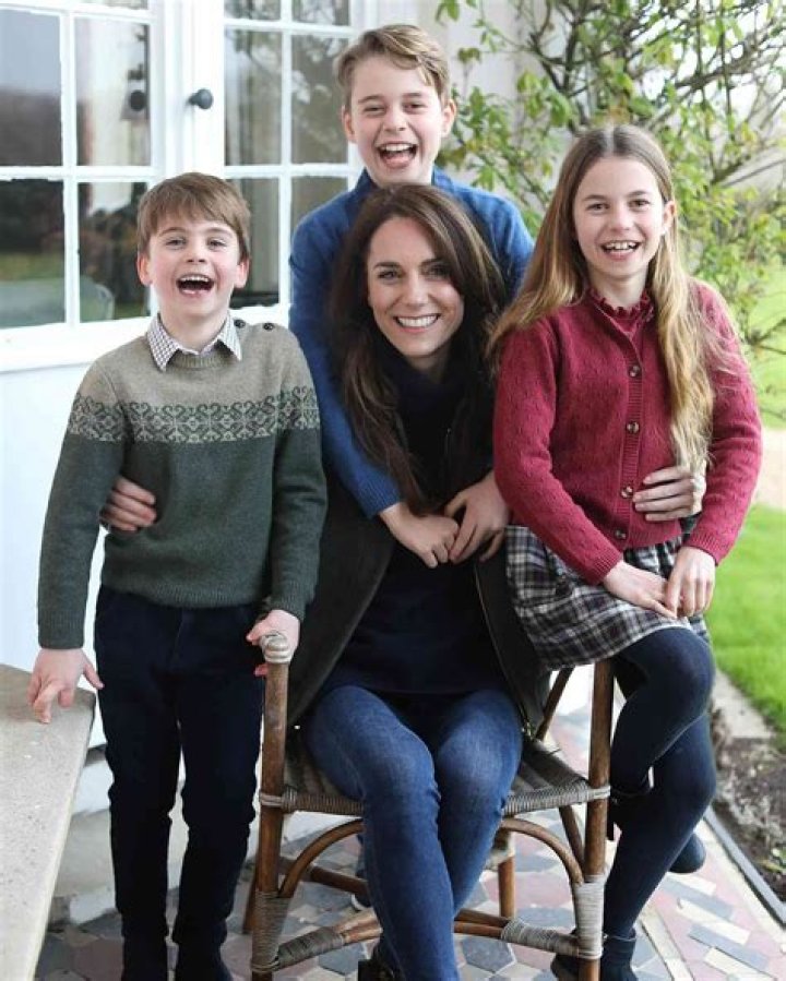 Kate Middleton’s Post-Baby Body — Slim & Lovely Just 1 Month After Birth
