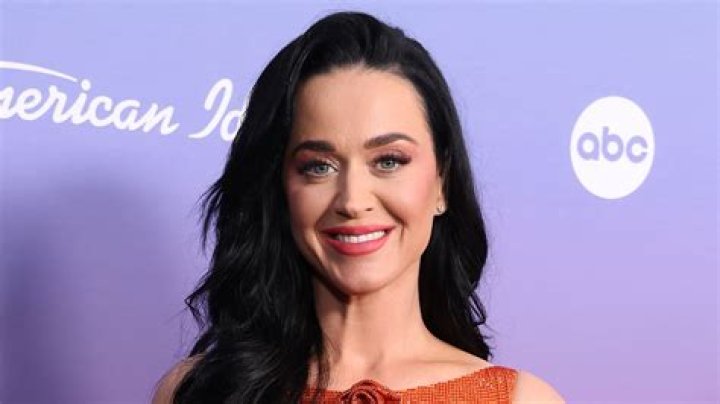 Katy Perry Reveals ‘Brothers’ Luke Bryan & Lionel Richie’s Reactions to Her Pregnancy With Daisy: Watch