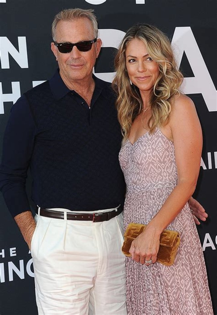 Kevin Costner and Christine Baumgartner’s Complete Divorce Timeline – Hollywood Life