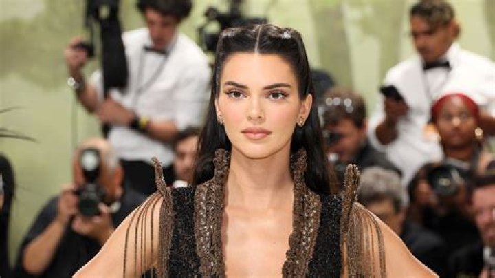 ‘KUWTK’ Preview: Khloe Reveals Why She Refuses To Take Sides After Kendall & Kylie’s Wild Fight