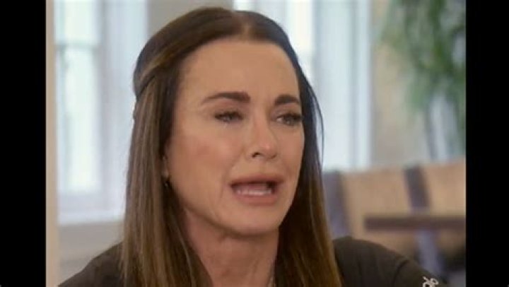 Kyle Richards Cries Over Her Marriage – Hollywood Life