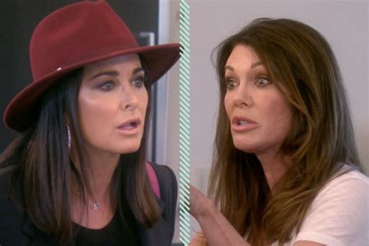 Kyle Richards & Lisa Vanderpump Risk Awkward Run-In While Eating At The Same Restaurant Amid Feud
