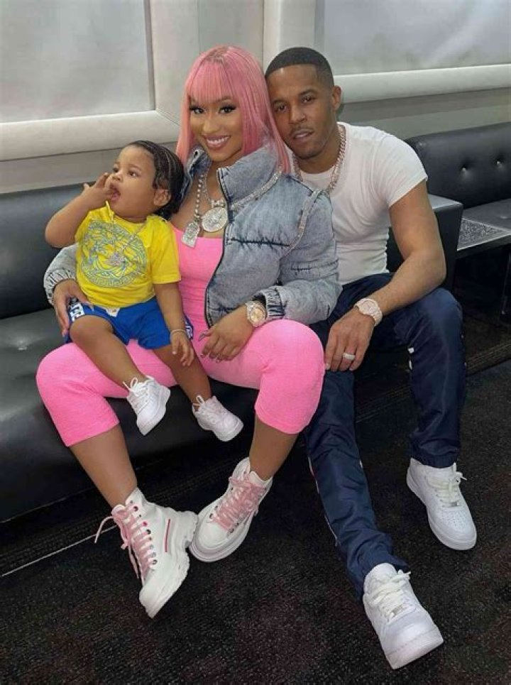 Nicki Minaj Brags About Having Sex With Kenneth Petty 3-4 Times A Night In Wild Tweets