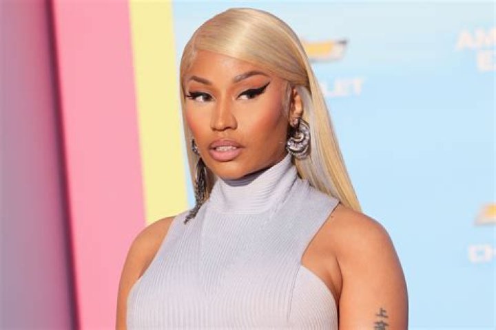 Nicki Minaj ‘Super Into’ Future: There’s Extreme Chemistry & It’s All About The Sex