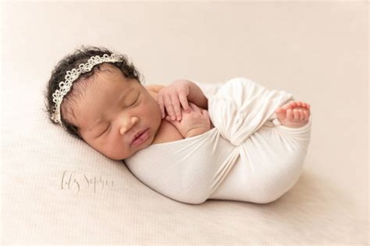 Nikki & Brie Bella Cradle & Show Off Their Newborn Sons In Cute New Pics 6 Weeks After Births