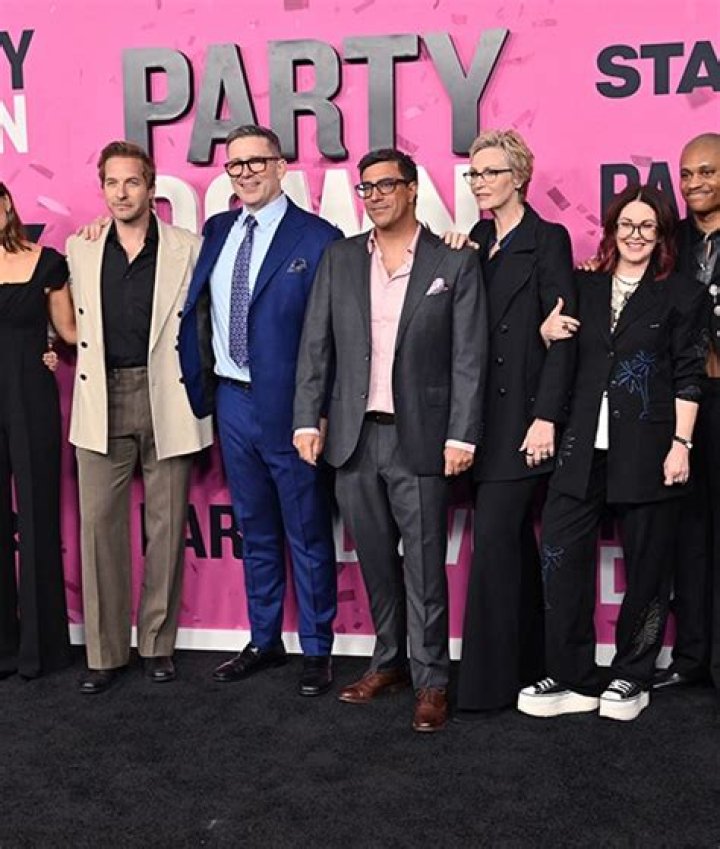 ‘Party Down’ Creator Talks No Lizzy Caplan In Revival: Exclusive – Hollywood Life