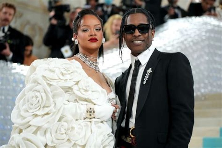 Rihanna Fans Slam Kim Kardashian For Copying RiRi’s Lingerie Line: ‘Of Course’ She’s Doing This