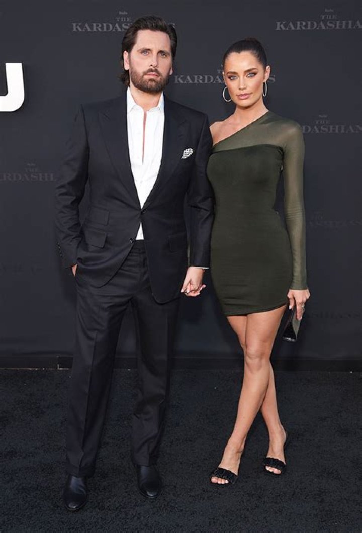 Scott Disick & Rebecca Donaldson At ‘The Kardashians’ Premiere: Photos – Hollywood Life