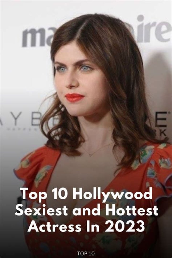 See Sexiest Looks – Hollywood Life