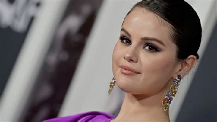 Selena Gomez Drops Video For ‘Dance Again’ & It’ll Make You Just That – Hollywood Life