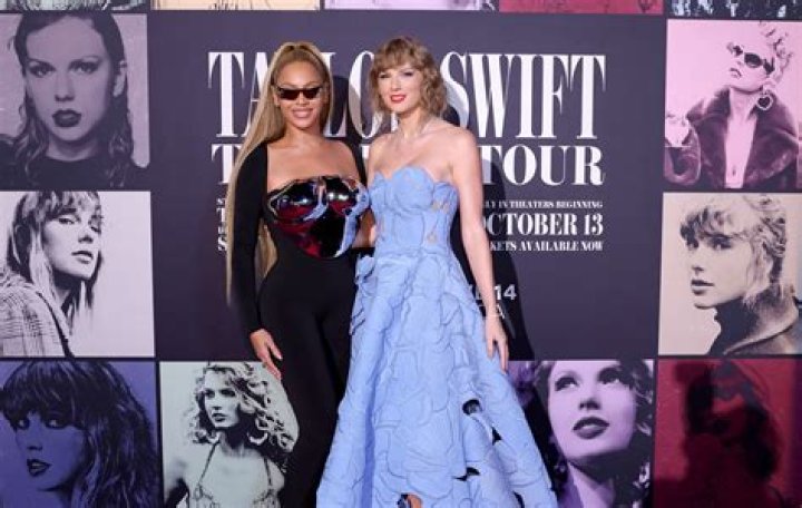 Sizzles At Taylor Swift’s Party – Hollywood Life