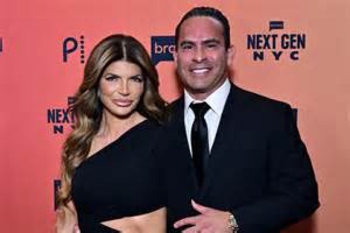 Teresa Giudice Slays In Plunging Black Swimsuit On Getaway With Luis Ruelas & Daughters: Photos