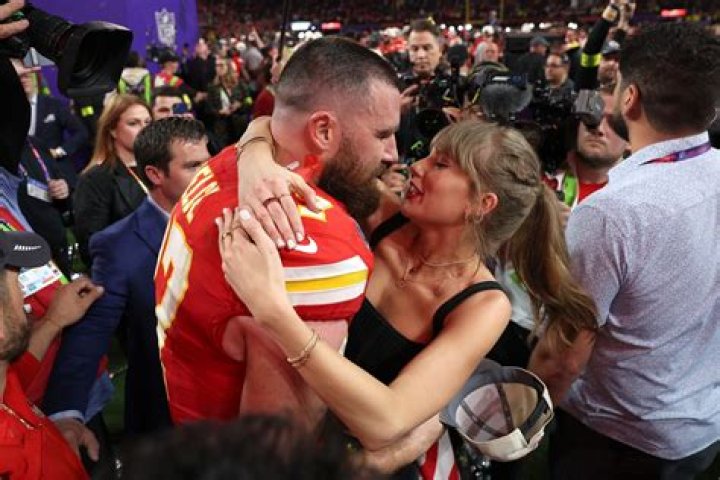 Travis Kelce Reveals How He and Taylor Swift Are Coping With the Attention on Their Relationship