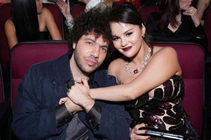 Valentine’s Day 2013 ALONE?? — Scared To Be Single – Hollywood Life